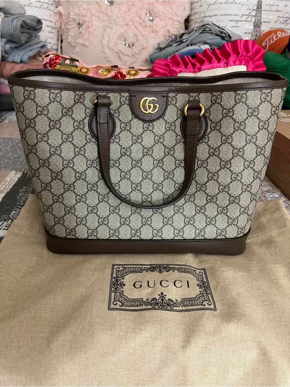 Gucci Beige and Brown Signature Tote - Picture 1 of 12